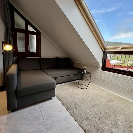 Penthouse Views Estuary And Mountains In