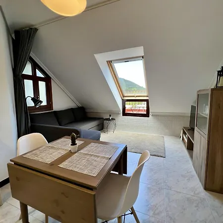 Penthouse Views Estuary And Mountains In Apartment