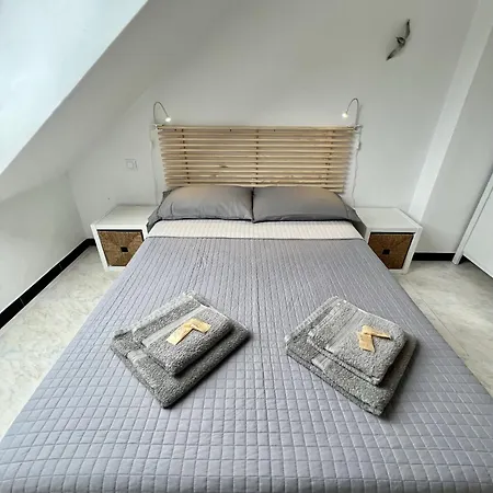 Penthouse Views Estuary And Mountains In Apartment Unquera