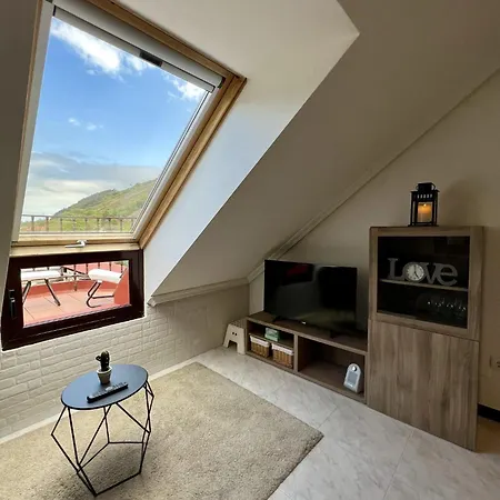 Penthouse Views Estuary And Mountains In